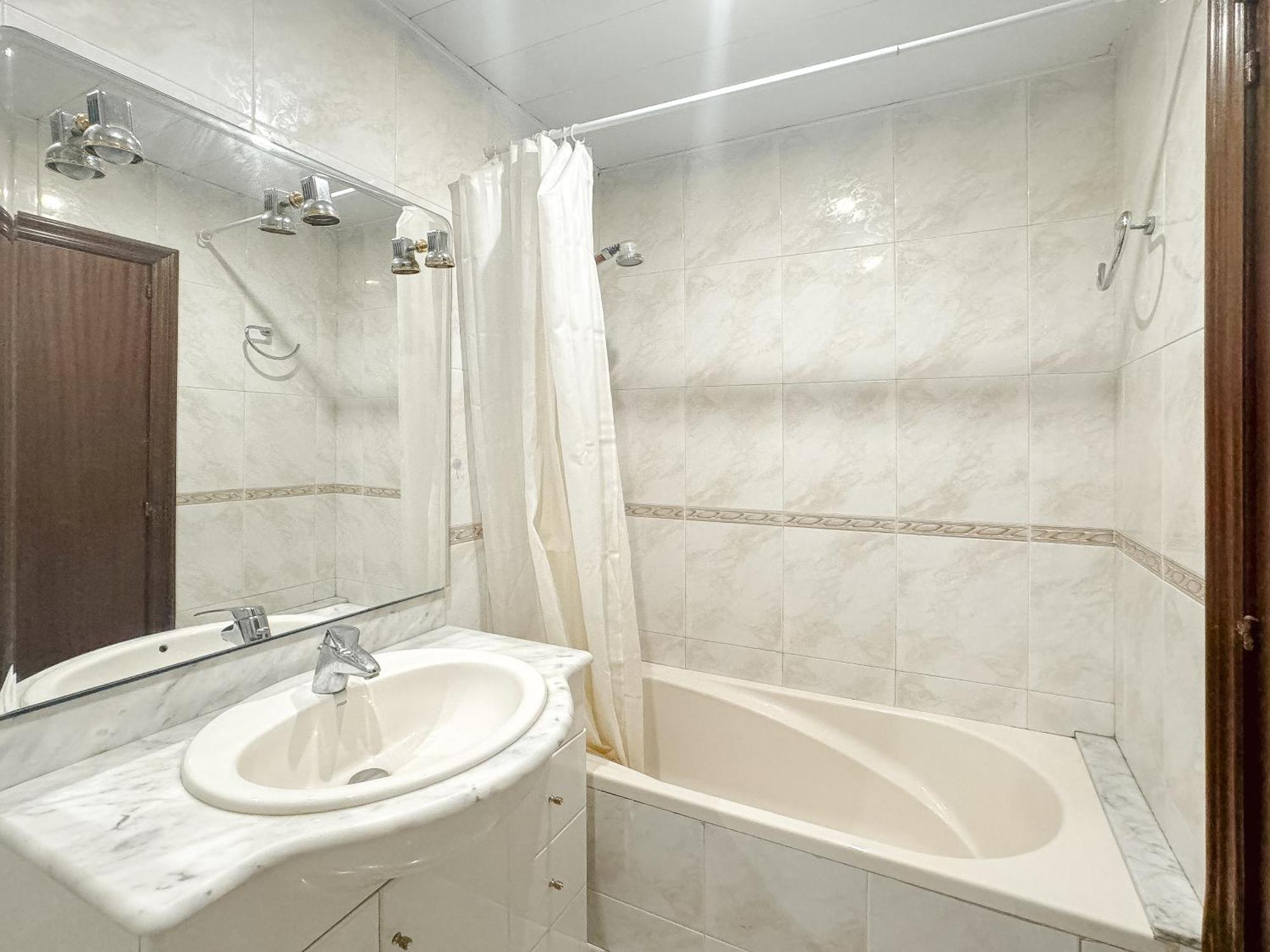 Charming Rooms In Shared Apartment Near Camp Nou Βαρκελώνη Εξωτερικό φωτογραφία